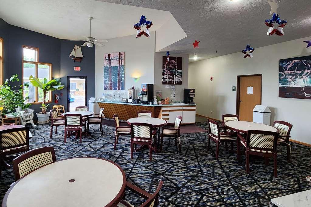 Econo Lodge Lakeshore Manistique Étterem fotó