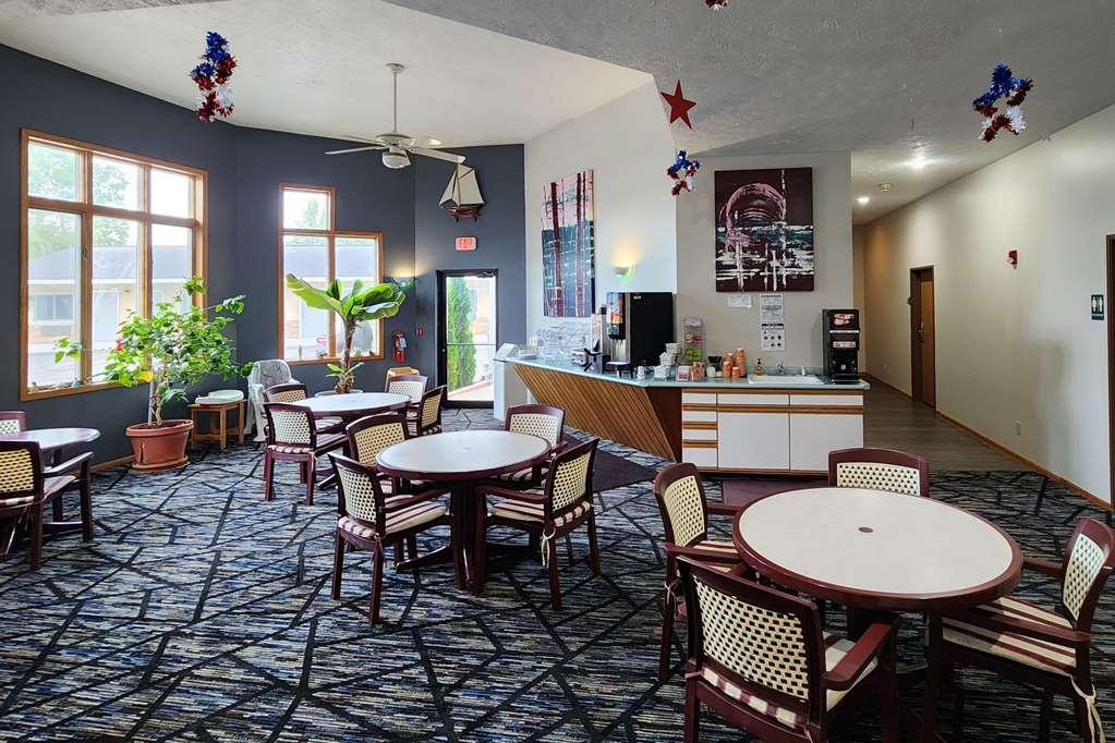 Econo Lodge Lakeshore Manistique Étterem fotó